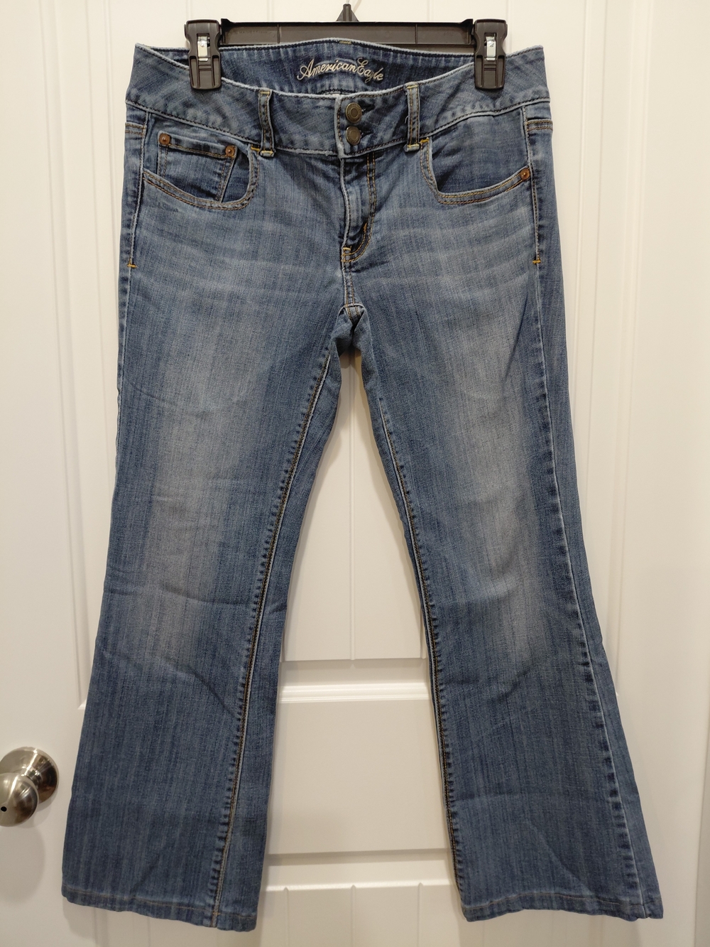 American Eagle Outfitters Medium Wash Flare Jeans Sz 8 Reg